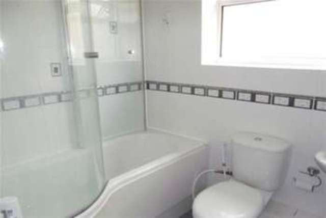  Image of 4 bedroom Detached house to rent in Lytchett Drive Broadstone BH18 at Broadstone, BH18 9LB
