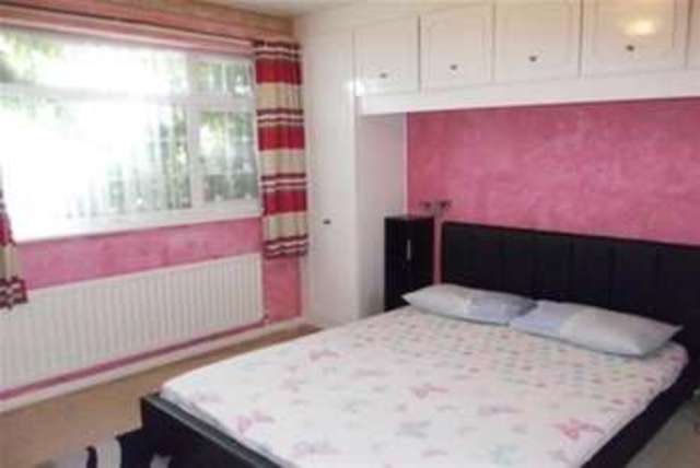  Image of 4 bedroom Detached house to rent in Lytchett Drive Broadstone BH18 at Broadstone, BH18 9LB