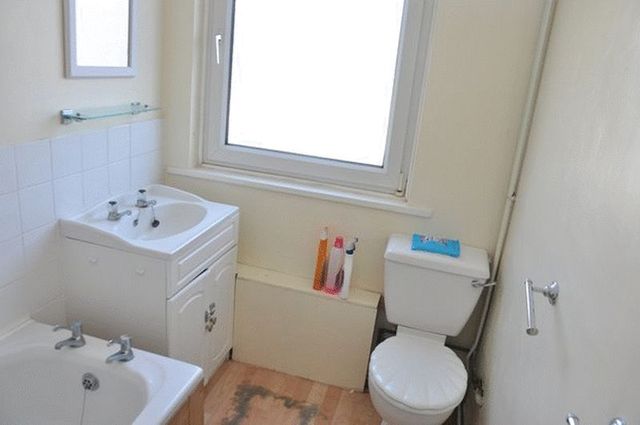  Image of 2 bedroom Flat to rent in Magdala Road Cosham Portsmouth PO6 at Magdala Road Cosham Portsmouth, PO6 2QH