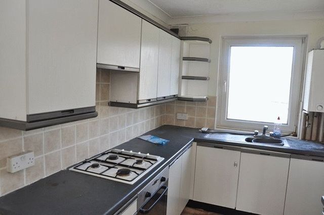  Image of 2 bedroom Flat to rent in Magdala Road Cosham Portsmouth PO6 at Magdala Road Cosham Portsmouth, PO6 2QH