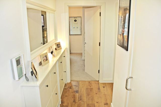  Image of 2 bedroom Flat for sale in Maltby Street London SE1 at 41 Maltby Street  London, SE1 3FF