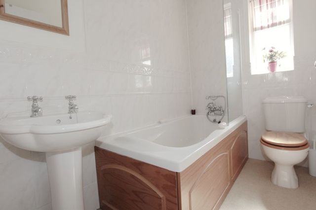  Image of 3 bedroom Detached house for sale in Manilla Lane Barton-upon-Humber DN18 at Manilla Lane  Barton-Upon-Humber, DN18 5TN