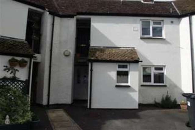  Image of 2 bedroom Flat to rent in Manor Court Fenny Compton Southam CV47 at Southam, CV47 2YX