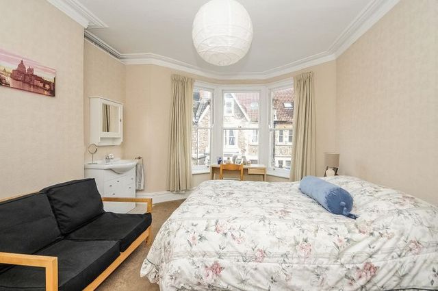  Image of 5 bedroom Terraced house for sale in Manor Park Redland Bristol BS6 at Manor Park Redland Bristol, BS6 7HN