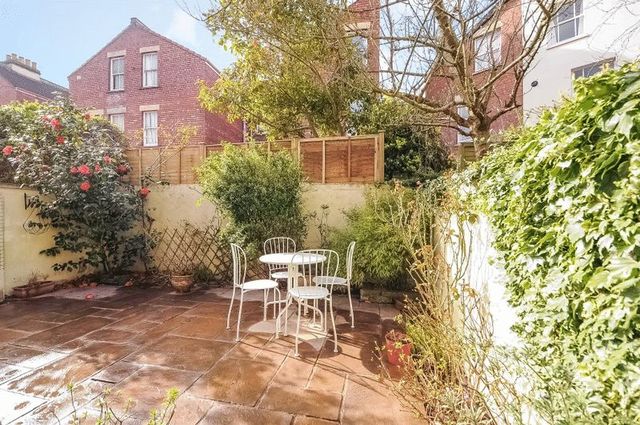  Image of 5 bedroom Terraced house for sale in Manor Park Redland Bristol BS6 at Manor Park Redland Bristol, BS6 7HN
