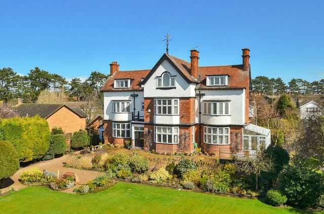  Image of 7 bedroom Detached house for sale in Manor Park Ruddington Nottingham NG11 at 12 Manor Park Ruddington Nottingham, NG11 6DS