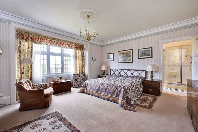  Image of 7 bedroom Detached house for sale in Manor Park Ruddington Nottingham NG11 at 12 Manor Park Ruddington Nottingham, NG11 6DS