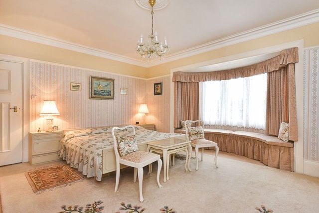  Image of 7 bedroom Detached house for sale in Manor Park Ruddington Nottingham NG11 at 12 Manor Park Ruddington Nottingham, NG11 6DS