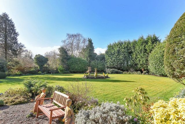  Image of 7 bedroom Detached house for sale in Manor Park Ruddington Nottingham NG11 at 12 Manor Park Ruddington Nottingham, NG11 6DS