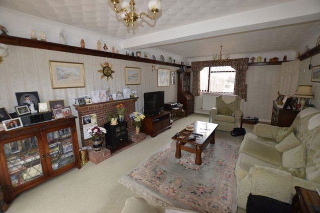  Image of 4 bedroom Detached house for sale in Mansel Drive Old Catton Norwich NR6 at Mansel Drive Old Catton Norwich, NR6 7NB