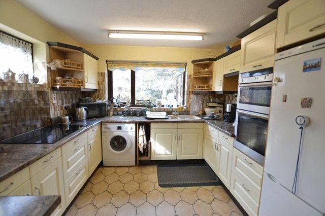  Image of 4 bedroom Detached house for sale in Mansel Drive Old Catton Norwich NR6 at Mansel Drive Old Catton Norwich, NR6 7NB