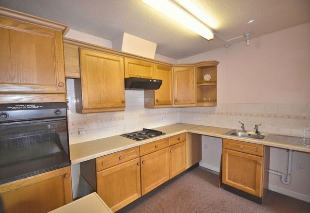  Image of 2 bedroom Retirement Property for sale in Fairacres Road Didcot OX11 at Fairacres Road  Didcot, OX11 8QZ