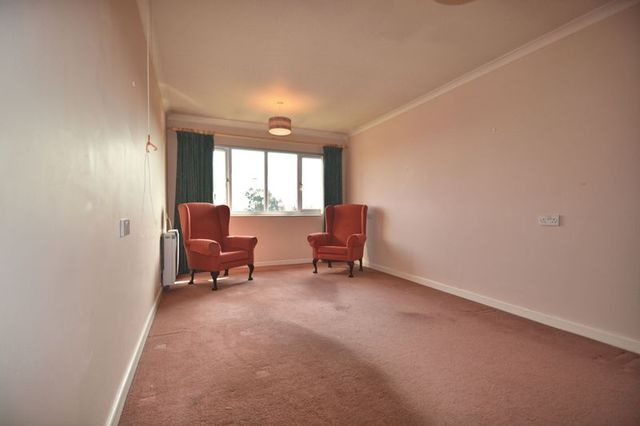  Image of 2 bedroom Retirement Property for sale in Fairacres Road Didcot OX11 at Fairacres Road  Didcot, OX11 8QZ