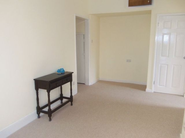  Image of 2 bedroom Flat to rent in Marldon Road Paignton TQ3 at Marldon Road  Paignton, TQ3 3NQ
