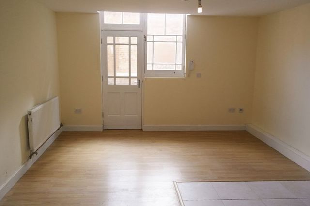  Image of 2 bedroom Flat to rent in Fairfield Street Wigston LE18 at Fairfield Street  South Wigston, LE18 4SN