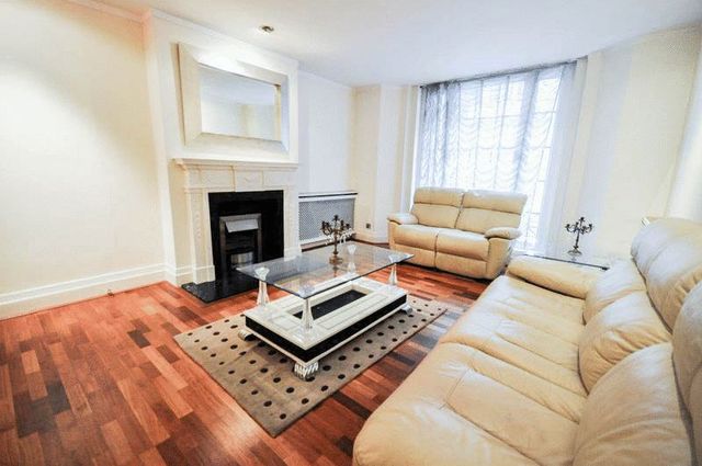  Image of 3 bedroom Flat for sale in Marylebone Road London NW1 at Marylebone Road  London, NW1 5NA