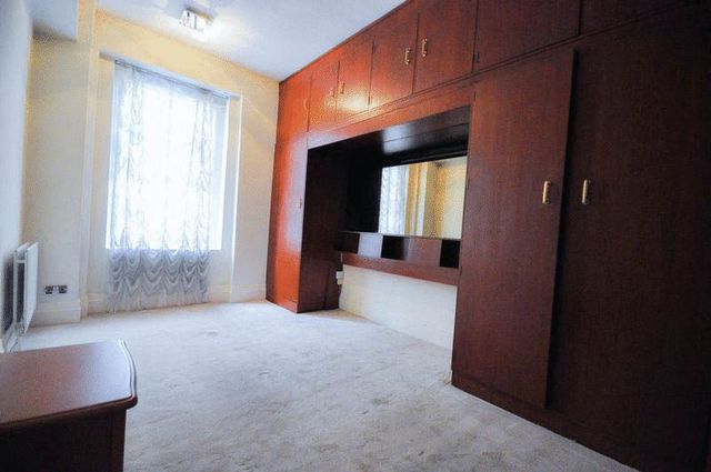  Image of 3 bedroom Flat for sale in Marylebone Road London NW1 at Marylebone Road  London, NW1 5NA
