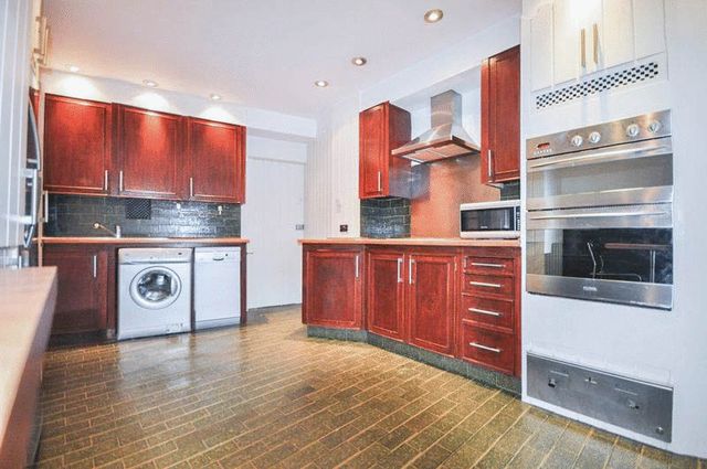  Image of 3 bedroom Flat for sale in Marylebone Road London NW1 at Marylebone Road  London, NW1 5NA