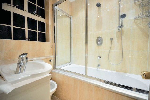  Image of 3 bedroom Flat for sale in Marylebone Road London NW1 at Marylebone Road  London, NW1 5NA