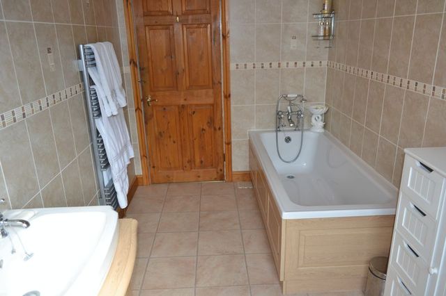  Image of 3 bedroom Detached house for sale in Meadow Drive Barton-upon-Humber DN18 at Meadow Drive  Barton-Upon-Humber, DN18 6AG