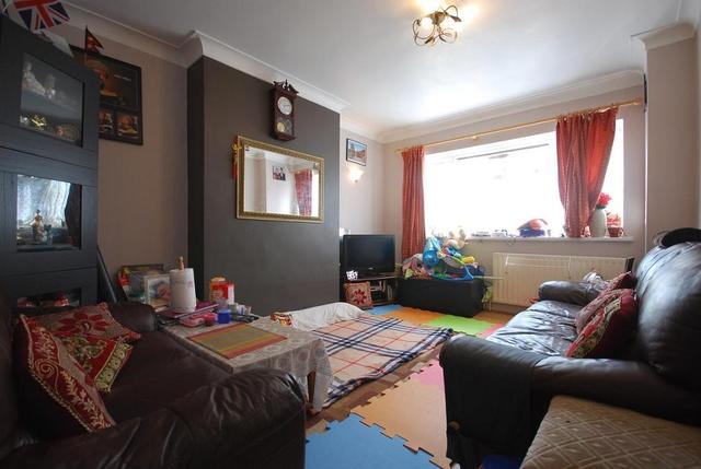  Image of 2 bedroom Maisonette to rent in Milford Gardens Wembley HA0 at WEMBLEY, HA0 2AR