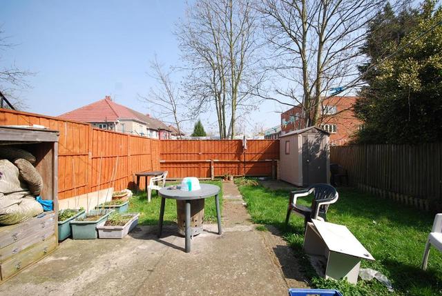  Image of 2 bedroom Maisonette to rent in Milford Gardens Wembley HA0 at WEMBLEY, HA0 2AR