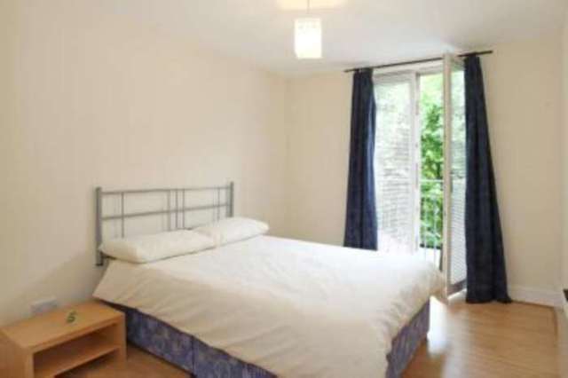 Image of 2 bedroom Apartment to rent in Milligan Street London E14 at Milligan Street Canary Wharf London, E14 8AT