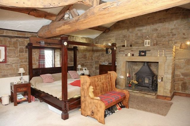  Image of 4 bedroom Detached house for sale in Mount Pellon Pellon Halifax HX2 at Mount Pellon  Halifax, HX2 0EE