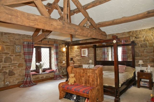  Image of 4 bedroom Detached house for sale in Mount Pellon Pellon Halifax HX2 at Mount Pellon  Halifax, HX2 0EE