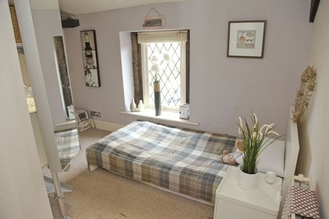  Image of 4 bedroom Detached house for sale in Mount Pellon Pellon Halifax HX2 at Mount Pellon  Halifax, HX2 0EE