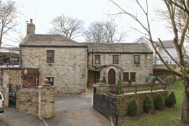  Image of 4 bedroom Detached house for sale in Mount Pellon Pellon Halifax HX2 at Mount Pellon  Halifax, HX2 0EE