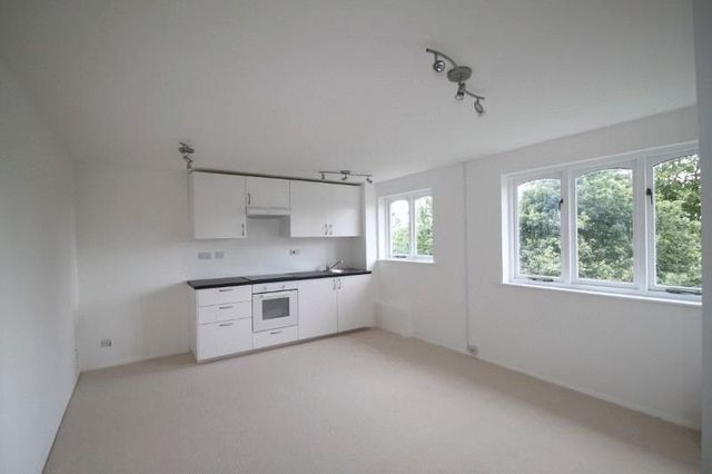  Image of 1 bedroom Flat for sale in Myers Lane London SE14 at Myers Lane  London, SE14 5RX