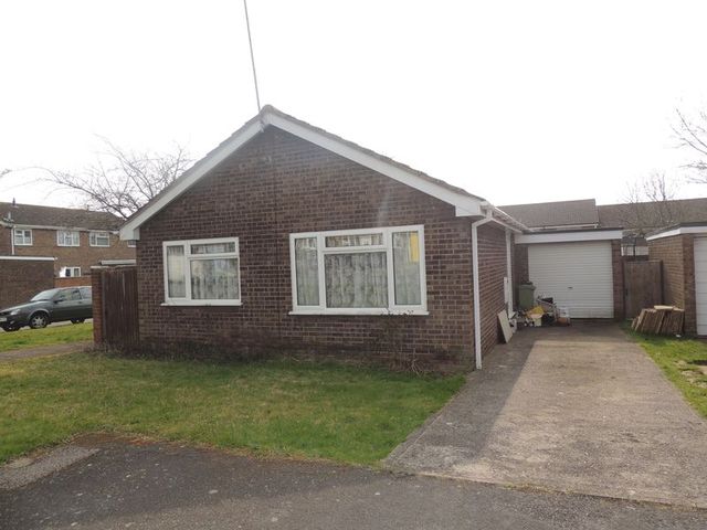  Image of 1 bedroom Bungalow for sale in Nairn Court Bletchley Milton Keynes MK3 at Nairn Court Bletchley Milton Keynes, MK3 7SY