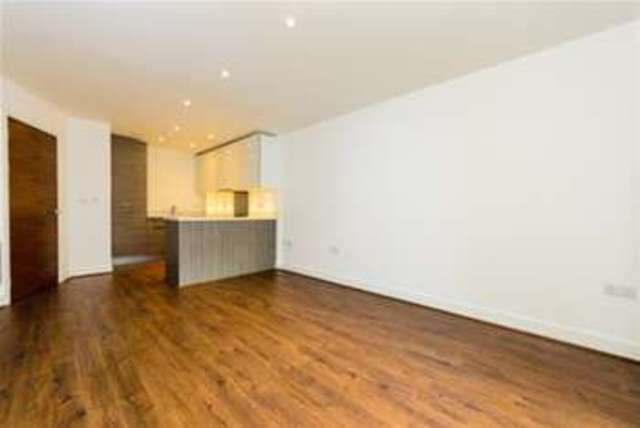  Image of 1 bedroom Flat to rent in Bromyard Avenue London W3 at London, W3 7FJ