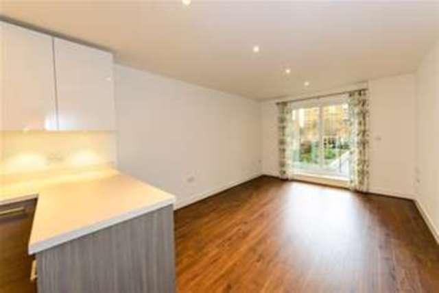  Image of 1 bedroom Flat to rent in Bromyard Avenue London W3 at London, W3 7FJ