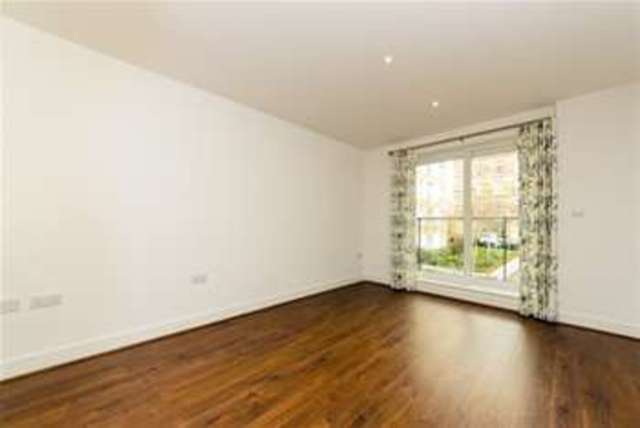  Image of 1 bedroom Flat to rent in Bromyard Avenue London W3 at London, W3 7FJ