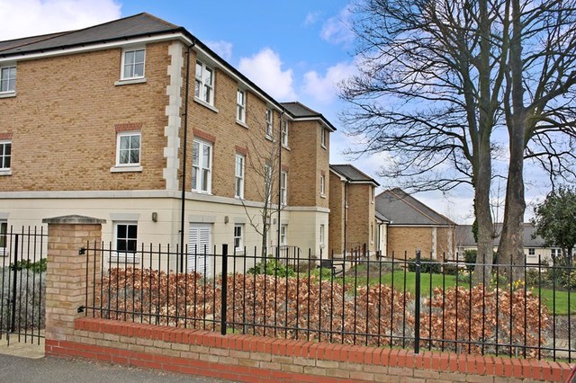  Image of 1 bedroom Retirement Property for sale in Glen View Gravesend DA12 at Glen View Windmill Hill Gravesend, DA12 1PL