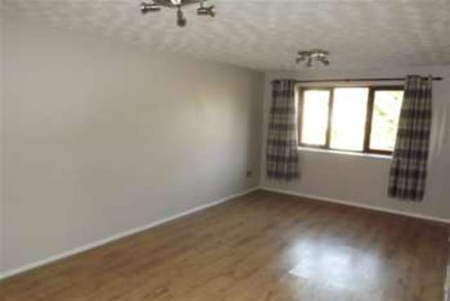  Image of 1 bedroom Flat to rent in Barrow Down Gardens Southampton SO19 at Southampton, SO19 6RP