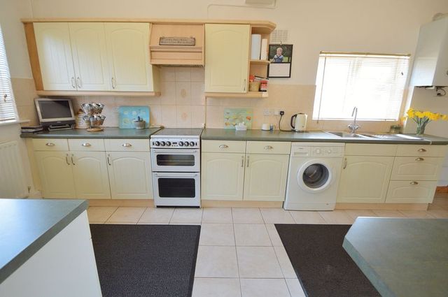  Image of 3 bedroom Semi-Detached house for sale in New Road Astwood Bank Redditch B96 at New Road Astwood Bank Redditch, B96 6AW