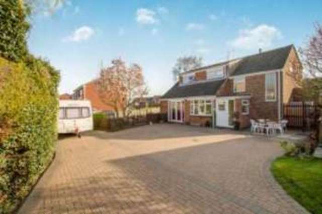 Image of 5 bedroom Detached house for sale in Normandy Close Hampton Magna Warwick CV35 at Hampton Magna Warwick Budbrooke, CV35 8UB