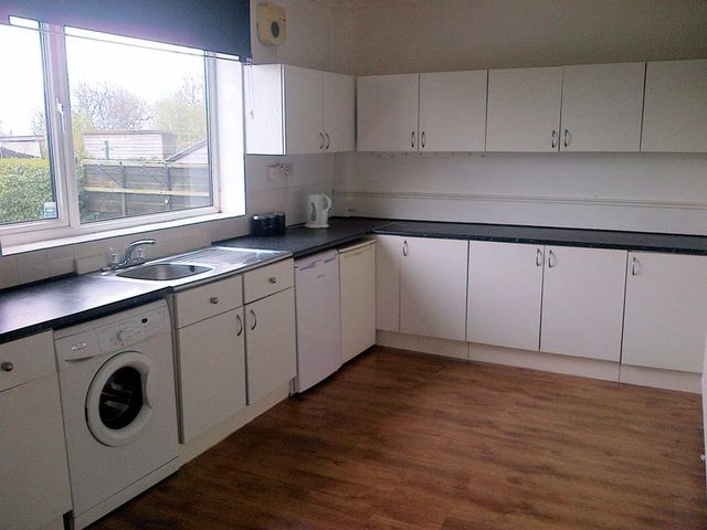  Image of 2 bedroom Semi-Detached house to rent in North Hill Road Sheffield S5 at North Hill Road  Sheffield, S5 8DT