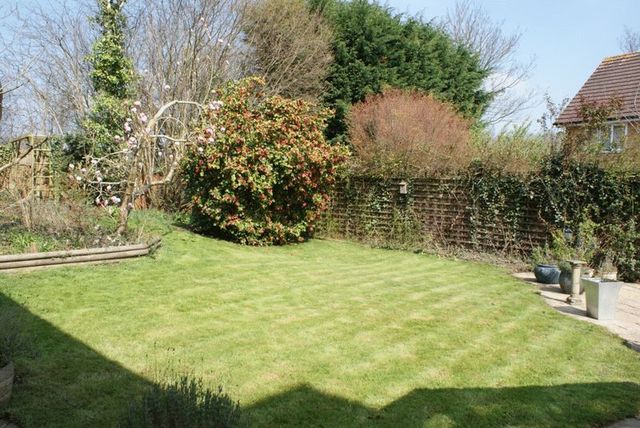  Image of 6 bedroom Detached house for sale in Highcliffe Close Woodley Reading RG5 at Highcliffe Close Woodley Reading, RG5 4RE