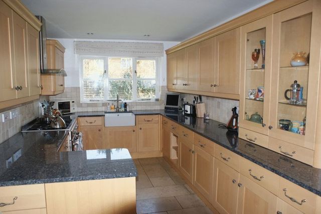  Image of 6 bedroom Detached house for sale in Highcliffe Close Woodley Reading RG5 at Highcliffe Close Woodley Reading, RG5 4RE