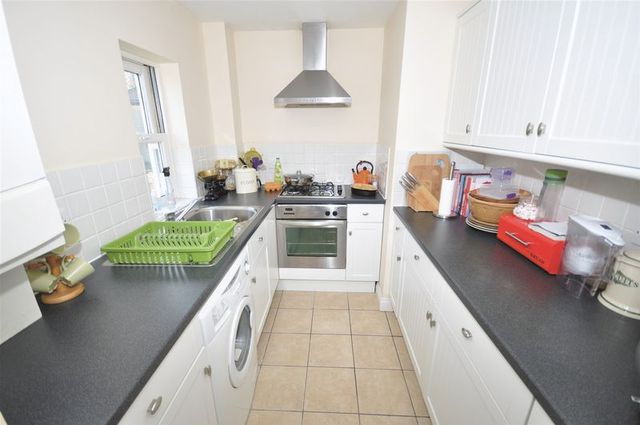  Image of 2 bedroom Flat for sale in North Parade Frome BA11 at North Parade  Frome, BA11 1AZ