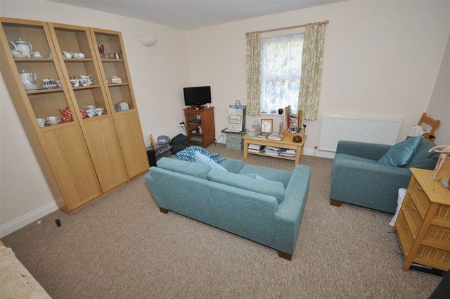  Image of 2 bedroom Flat for sale in North Parade Frome BA11 at North Parade  Frome, BA11 1AZ