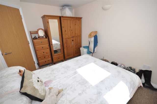  Image of 2 bedroom Flat for sale in North Parade Frome BA11 at North Parade  Frome, BA11 1AZ