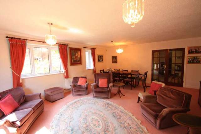  Image of 2 bedroom Apartment for sale in St. Anns Road Prestwich Manchester M25 at St Ann`s Road Prestwich Manchester, M25 9GD
