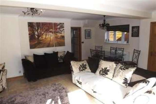  Image of 4 bedroom Detached house to rent in Orchard Close South Ockendon RM15 at South Ockendon, RM15 6HS