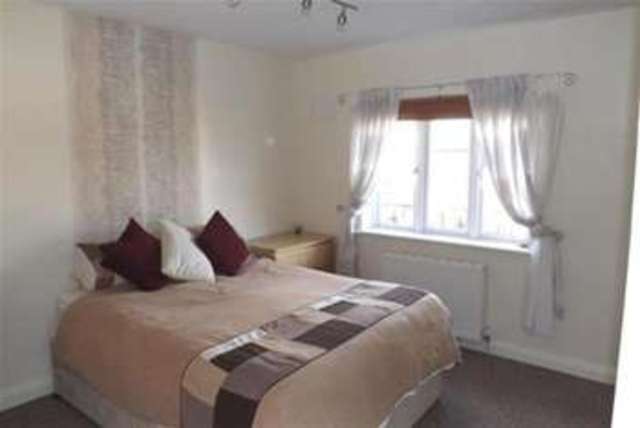  Image of 4 bedroom Detached house to rent in Orchard Close South Ockendon RM15 at South Ockendon, RM15 6HS