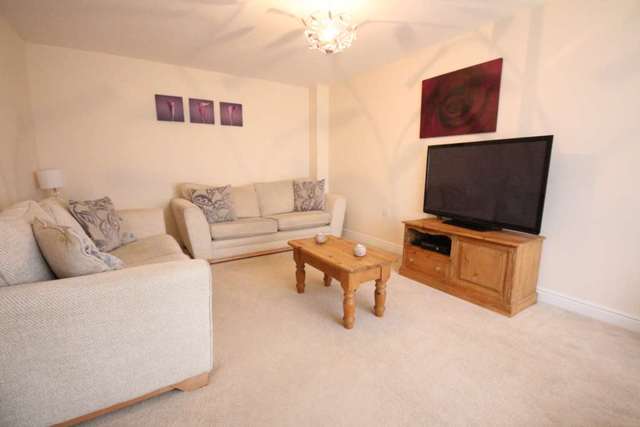  Image of 3 bedroom Detached house to rent in Ouzel Chase Bracknell RG12 at Ouzel Chase  Bracknell, RG12 8DU